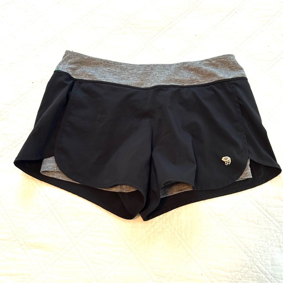 Mountain Hardwear Pants - Mountain Hardwear Women’s Athletic Shorts. Size Large.